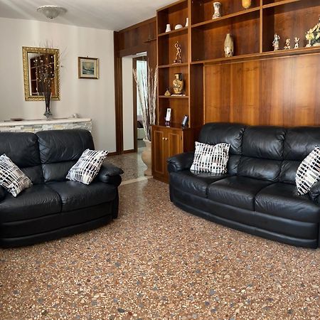 Ca' Delfina Holiday Home Wenecja Zewnętrze zdjęcie