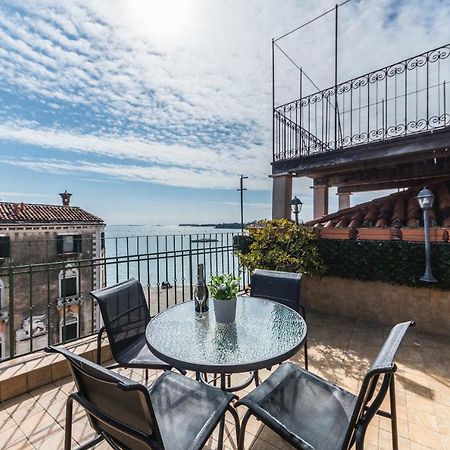 Ca' Delfina Holiday Home Wenecja Zewnętrze zdjęcie