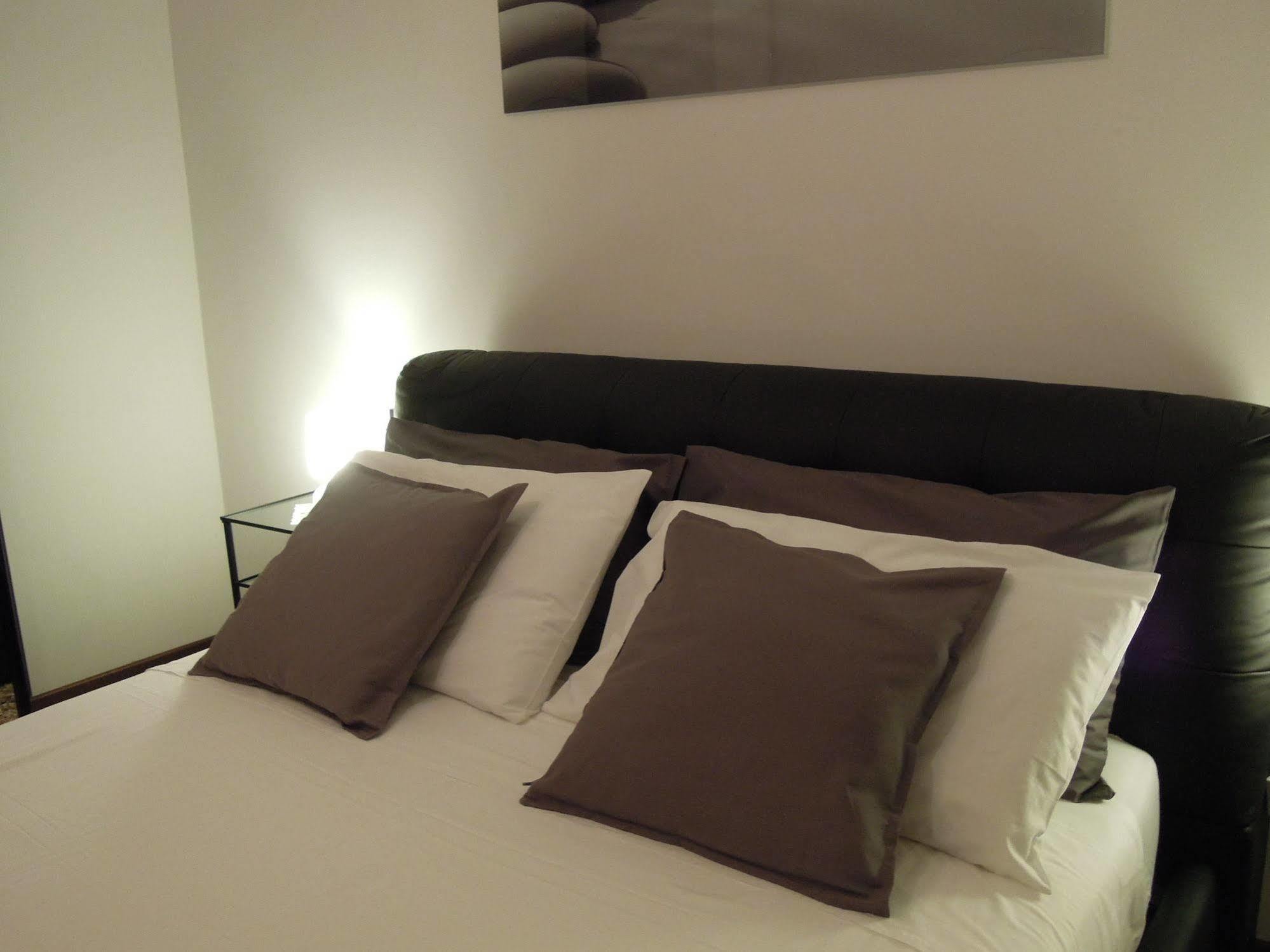 Ca' Delfina Holiday Home Wenecja Zewnętrze zdjęcie