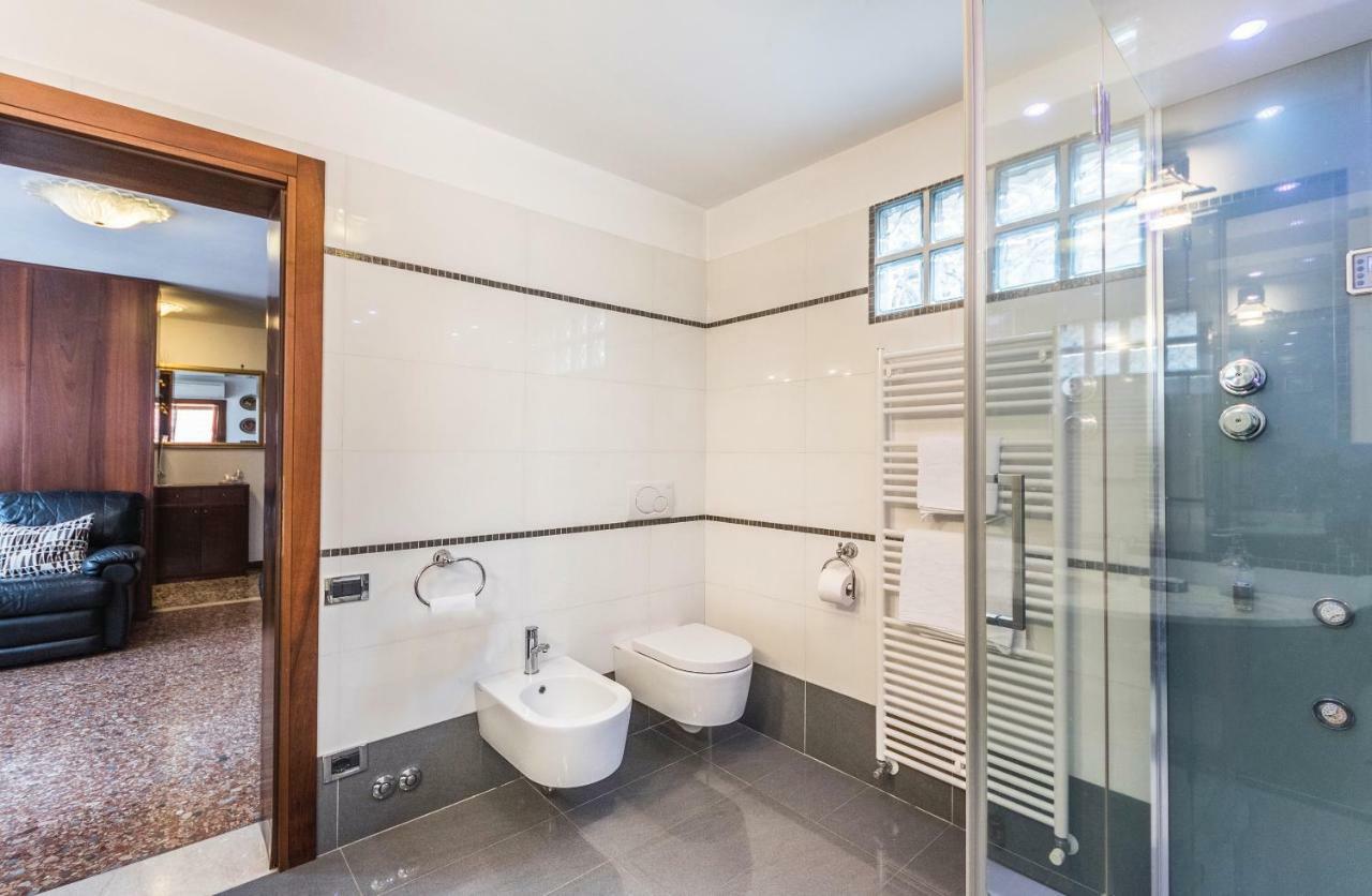 Ca' Delfina Holiday Home Wenecja Zewnętrze zdjęcie
