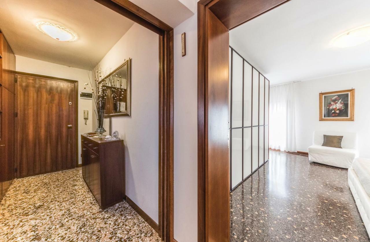 Ca' Delfina Holiday Home Wenecja Zewnętrze zdjęcie