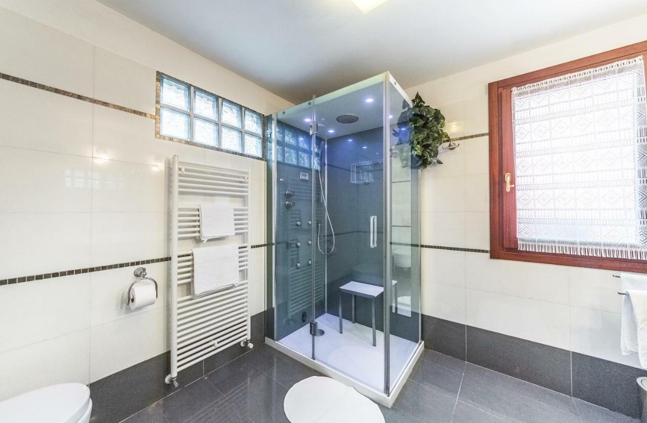 Ca' Delfina Holiday Home Wenecja Zewnętrze zdjęcie