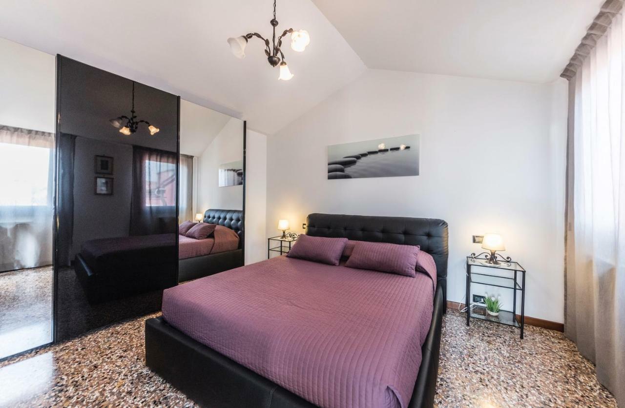 Ca' Delfina Holiday Home Wenecja Zewnętrze zdjęcie